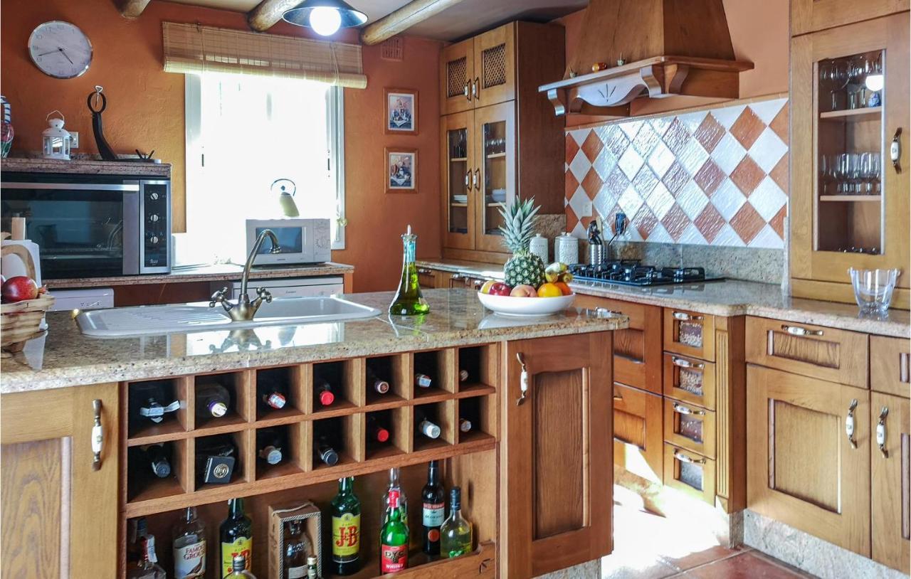 Awesome Home In Algatocin Ngoại thất bức ảnh